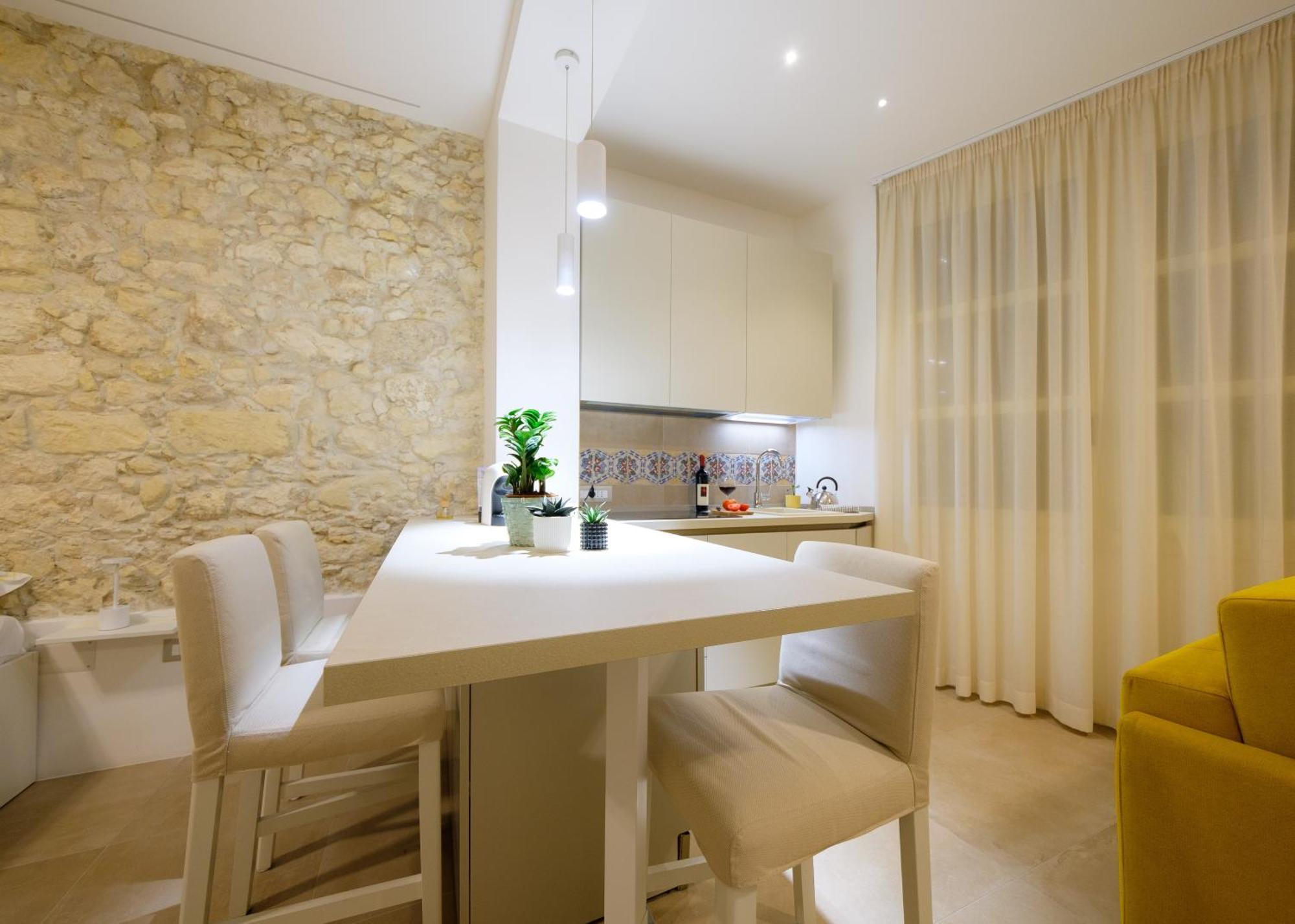 Suite Il Sole In Pieno Centro Storico In Cagliari Exterior foto